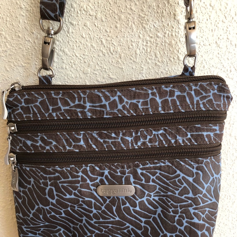 Baggallini blue and brown crossbody